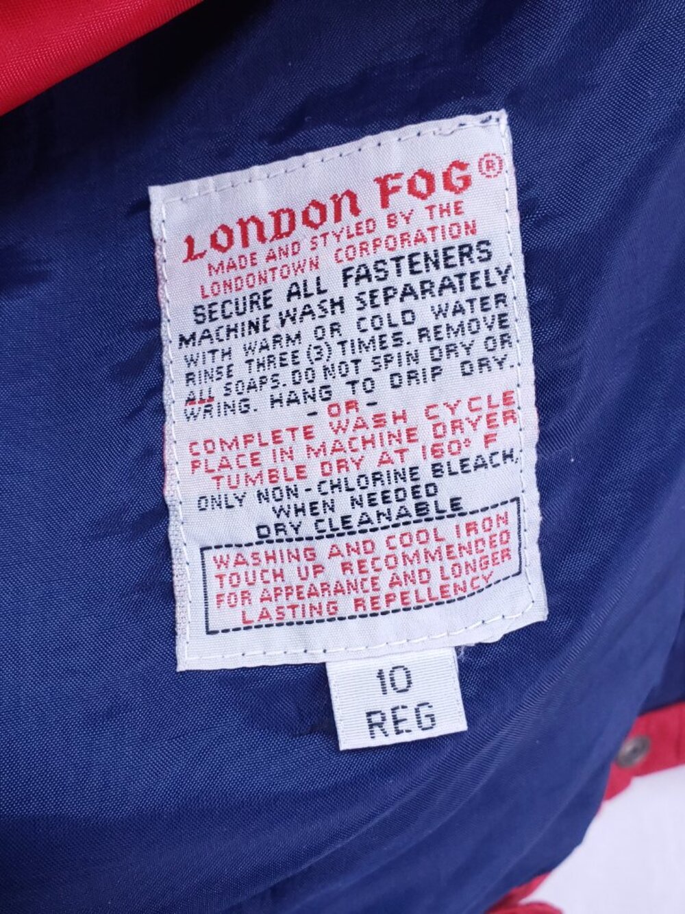 London Fog Women’s Parka Rain Coat Size 10 Red Full Zip Blue Hood Short Length - Picture 14 of 15